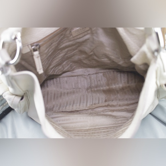 Prada Tote ~ Timeless & Versatile. - Picture 5 of 6